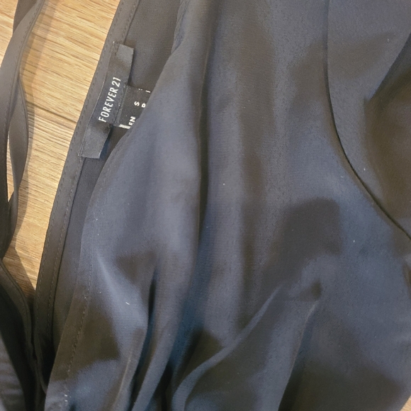 euc  Black Jumpsuit with cut out. sz small - Picture 6 of 7